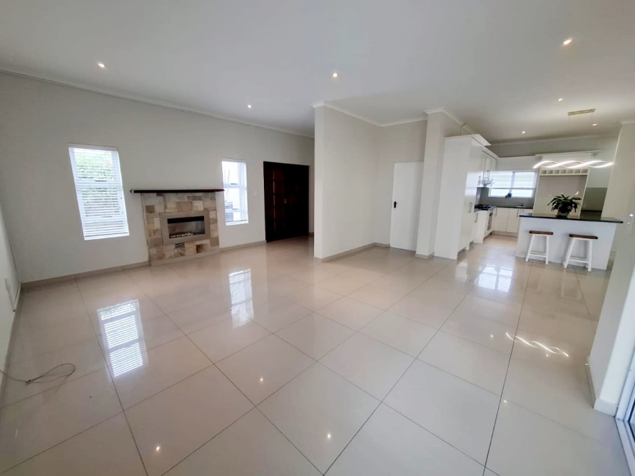 4 Bedroom Property for Sale in Parklands North Western Cape
